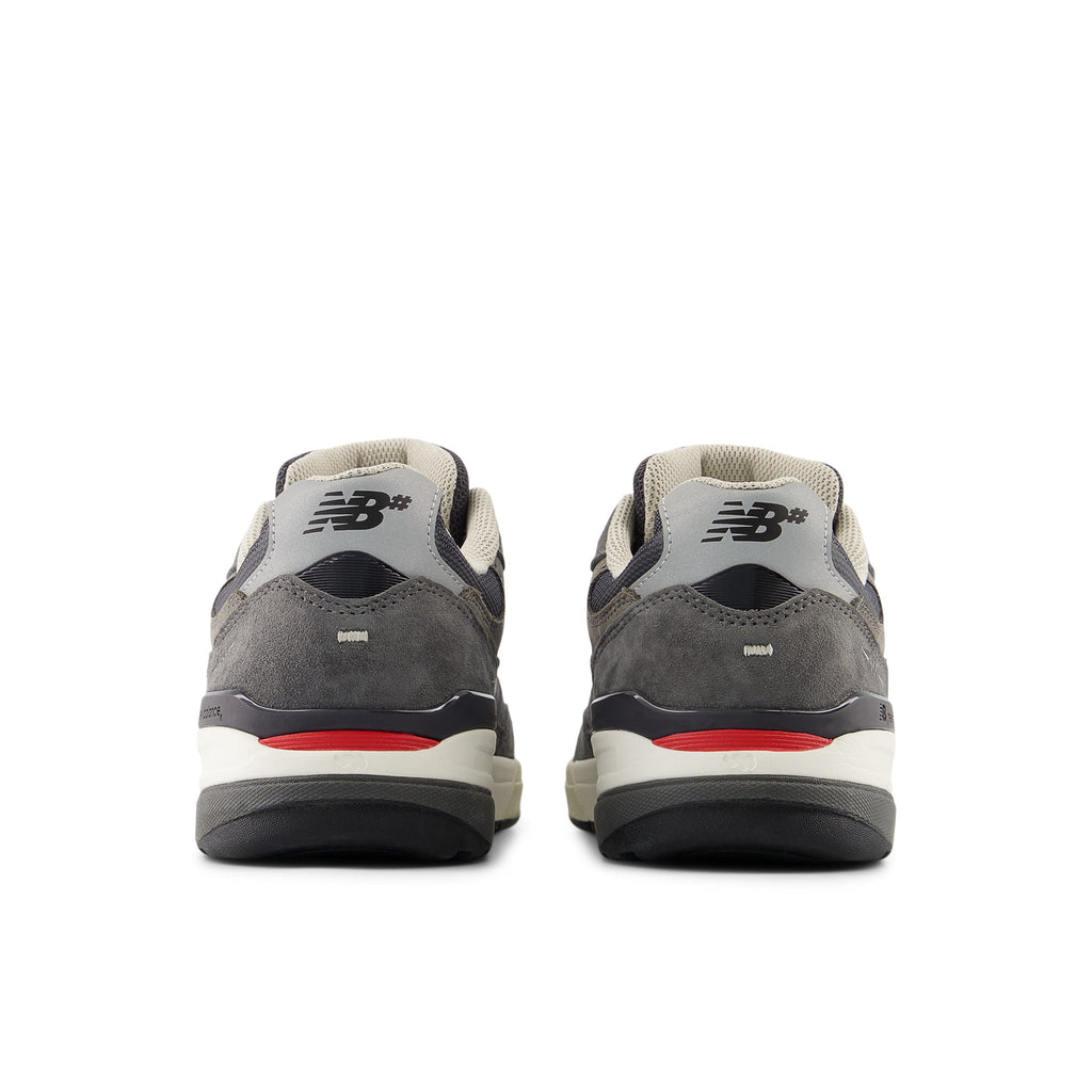 Andrew Reynolds 933 "Grey Day"